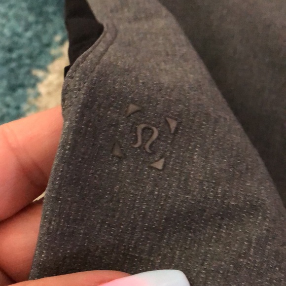 Lululemon Men’s Short Medium - Picture 4 of 6